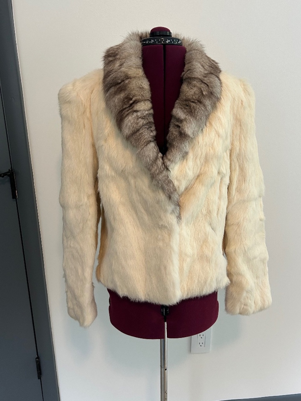 White Rabbit Fur Women's Tuxedo Style Jacket with Fox Fur Trim Size Medium